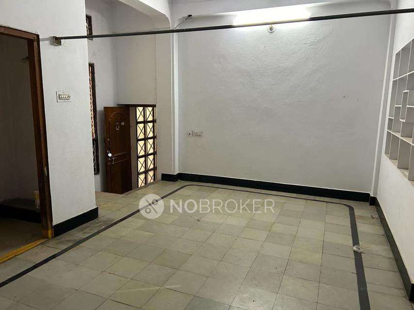 4+ BHK House For Sale  In Sanjeeva Reddy Nagar, Hyderabad