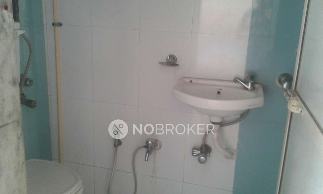 1 BHK Flat In Dingeshwar Housing Coperative Society Limited For Sale  In Kandivali West