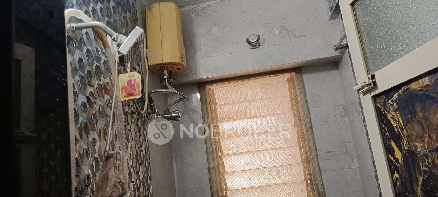 1 BHK Flat In Siddhivinayak Niwara For Sale  In Lower Parel