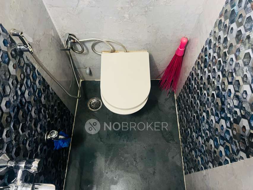 1 BHK Flat In Siddhivinayak Niwara For Sale  In Lower Parel