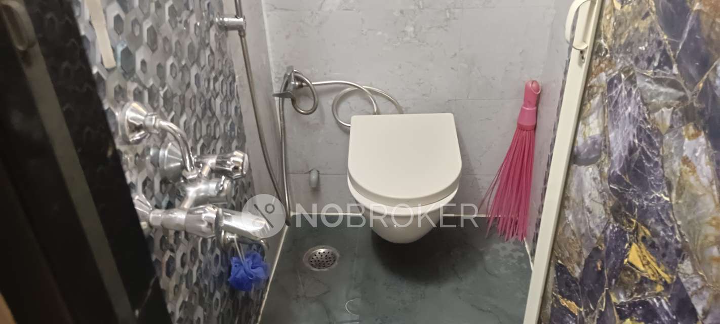 1 BHK Flat In Siddhivinayak Niwara For Sale  In Lower Parel