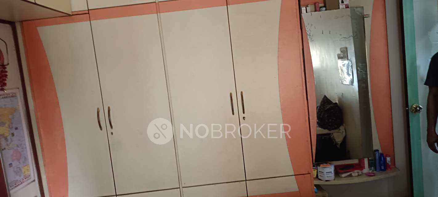 1 BHK Flat In Siddhivinayak Niwara For Sale  In Lower Parel