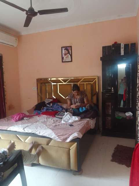 2 BHK Flat In Adarsh Apartment For Sale  In Azadpur