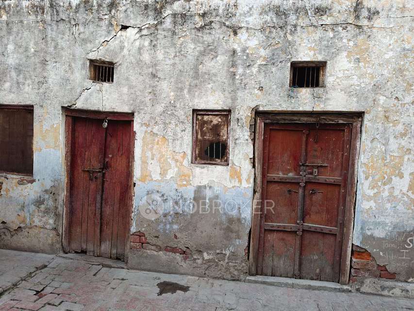 Godown/Warehouse in Ghantaghar, Ghaziabad for sale 