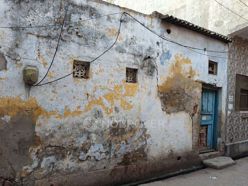 Godown/Warehouse in Ghantaghar, Ghaziabad for sale 