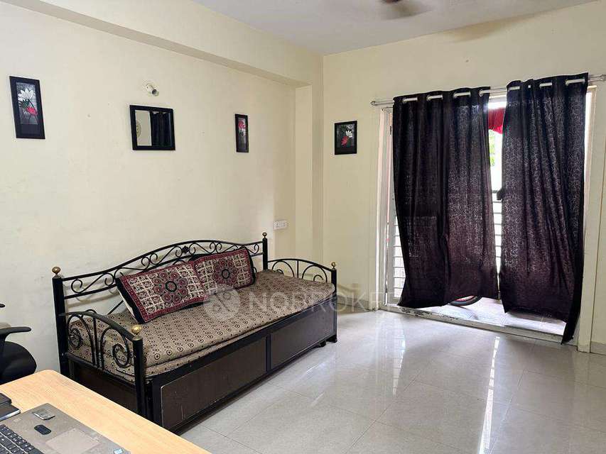 1 BHK Flat In Binawat Township, Hadapsar for Rent  In Binawat Township