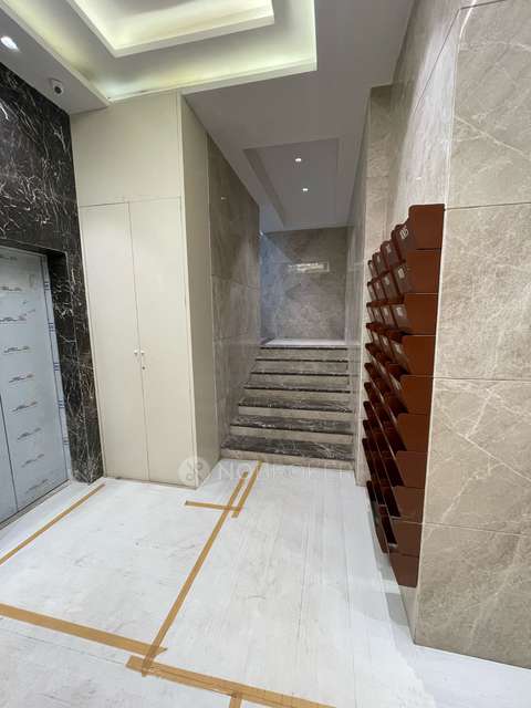 2 BHK Flat In Gardina For Sale  In  Santacruz East