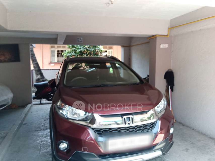 2 BHK Flat In Reggo Manor For Sale  In Bandra West