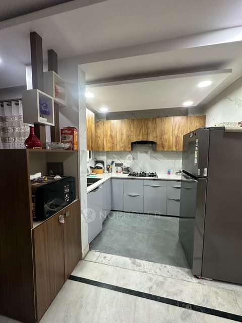 3 BHK Flat In Krishna Apartment  For Sale  In Mahavir Enclave