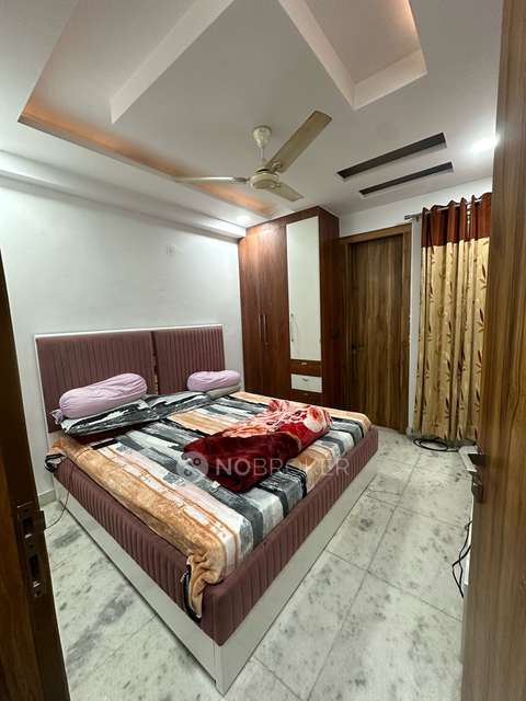 3 BHK Flat In Krishna Apartment  For Sale  In Mahavir Enclave