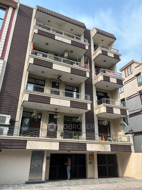 4+ BHK Flat For Sale  In Shakti Nagar