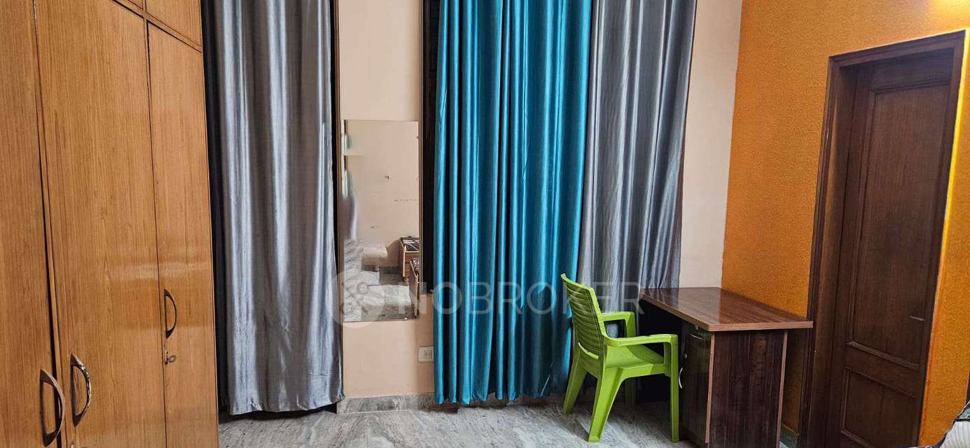 PG for Boys in Sector 13