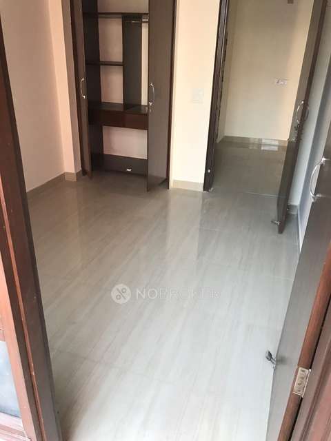 2 BHK Flat In Rwa Amritpuri B, Garhi for Rent  In Amritpuri