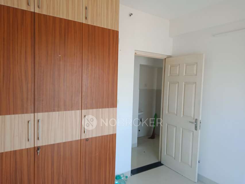 2 BHK Flat In Embassy Residency For Sale  In Perumbakkam