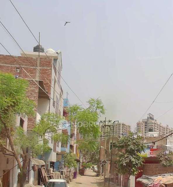 4+ BHK Flat For Sale  In Yusufpur