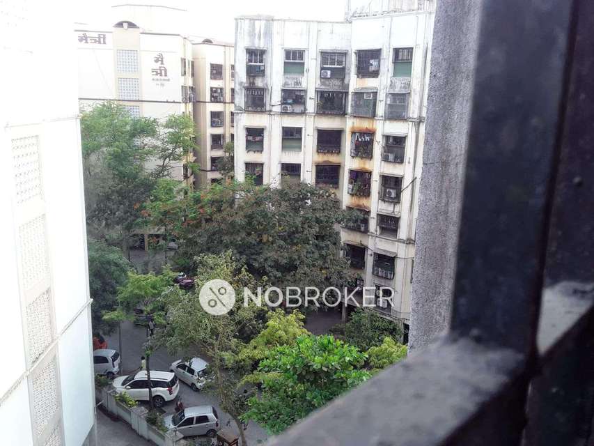 2 BHK Flat In Hill View Chs Ltd For Sale  In Goregaon East