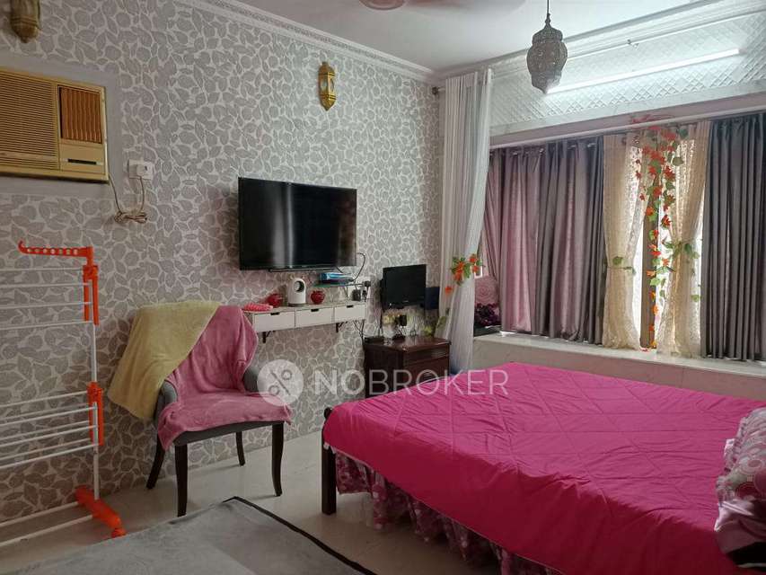 2 BHK Flat In Tulips Chs Limited For Sale  In Santacruz East