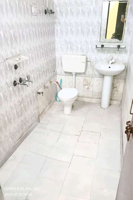 1 BHK Flat In Gaur Plaza For Sale  In Shalimar Garden