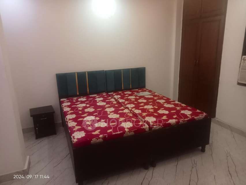 PG for Girls in  Sainik Farm