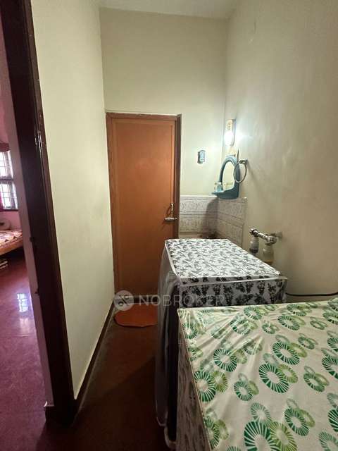 3 BHK Flat In Sri Vignesh Flats For Sale  In Madipakkam