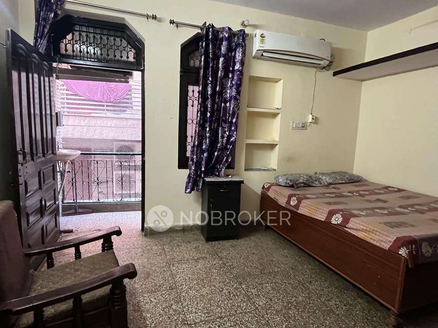 PG for Girls in Sagar Pur