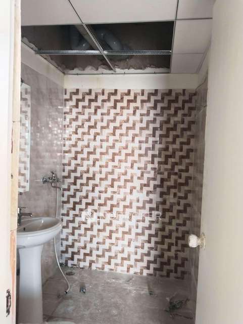 2 BHK Flat In Gaur City Yamuna Expressway For Sale  In Sector Omega 1