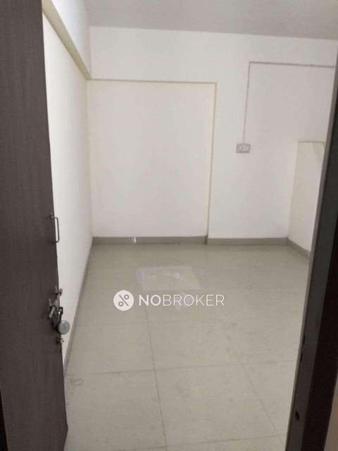 1 RK Flat In Khandwala Compound For Sale  In Santacruz East