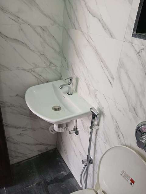 1 BHK Flat For Sale  In Kandivali East