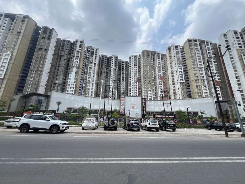 Shop in Sector 110, Noida for Rent 