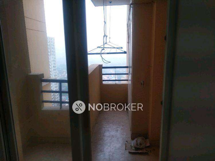 3 BHK Flat In Purvanchal Royal City For Sale  In Chi V