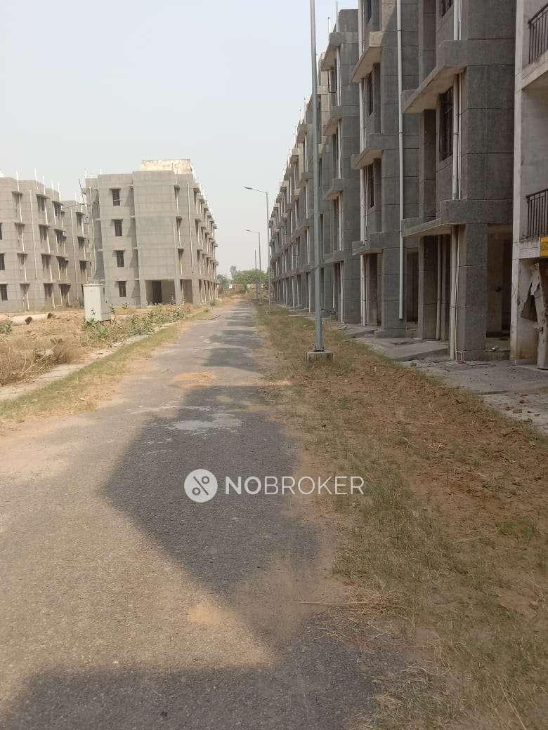 Yamuna Expressway Authority Flat