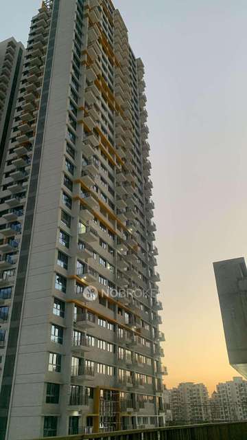 2 BHK Flat In Amanora Gold Towers for Rent  In Hadapsar