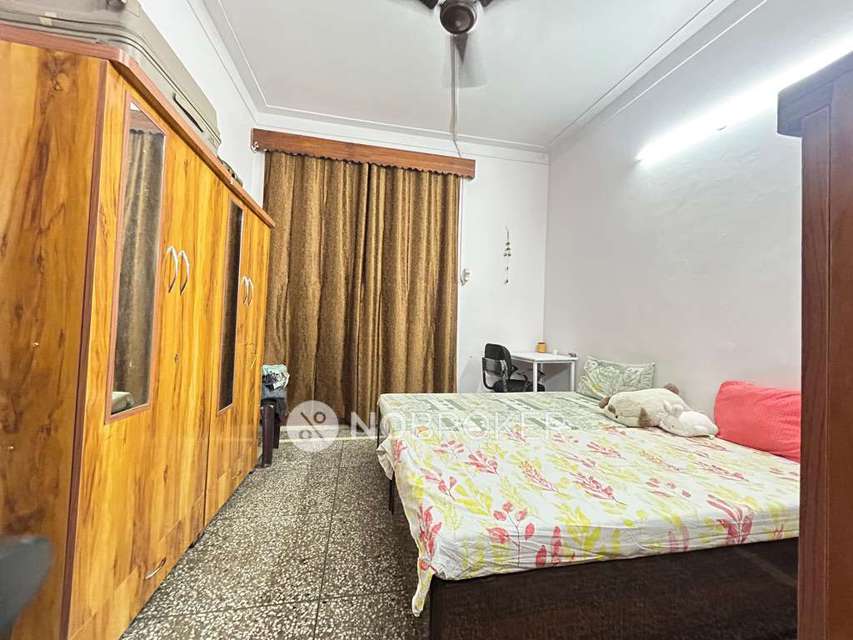 Commercial Property in Gtb Nagar, Delhi for Rent 
