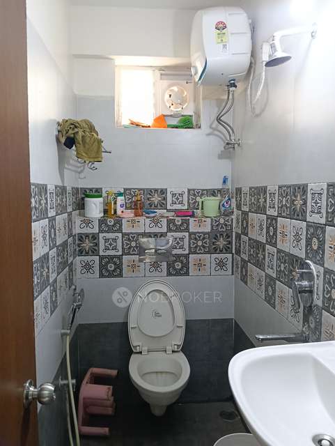 3 BHK Flat In Acropolis Buildwell For Sale  In R Krishnaiah Nagar