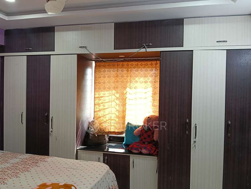 3 BHK Flat In Acropolis Buildwell For Sale  In R Krishnaiah Nagar