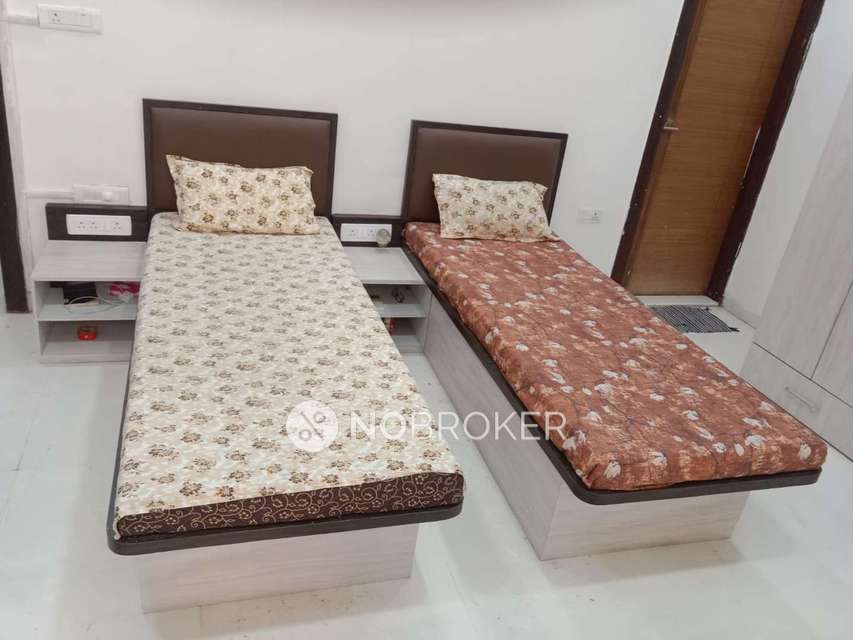 PG for Girls in  Vile Parle West