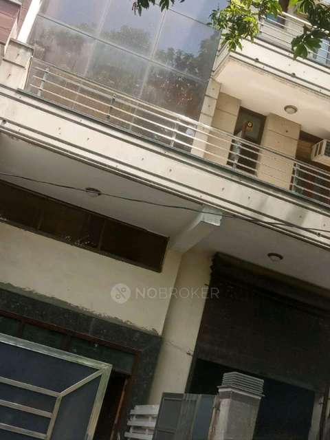 Shop in Hari Nagar, Delhi for sale 