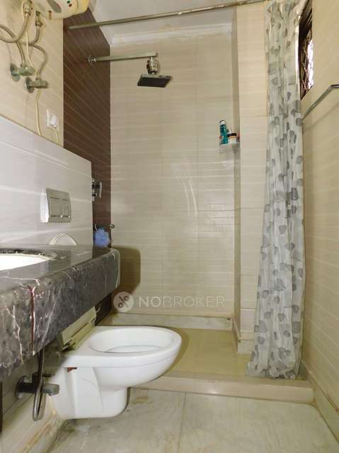 4 BHK Flat For Sale  In Sainik Farm