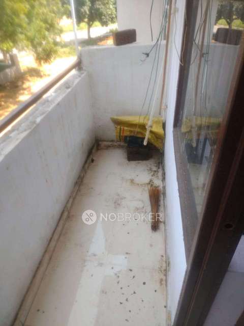 1 RK Flat For Sale  In Suncity, Sector 54