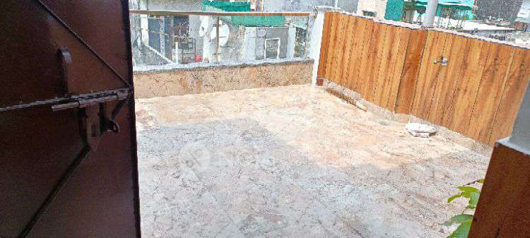 2 BHK Flat for Rent  In Rohini