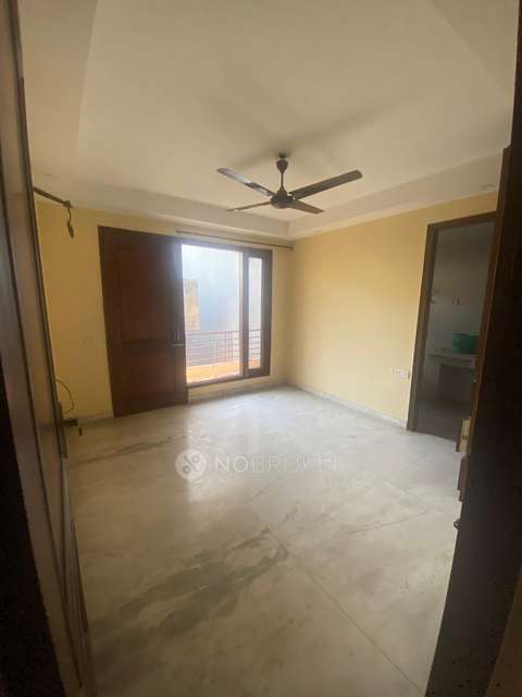 4 BHK Flat For Sale  In Ramesh Nagar