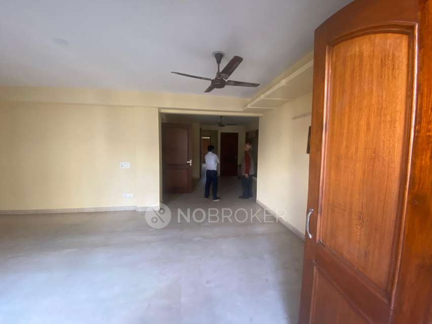 4 BHK Flat For Sale  In Ramesh Nagar