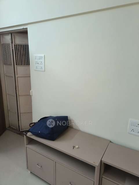 2 BHK Flat In Marve Manor Chs For Sale  In Malad West