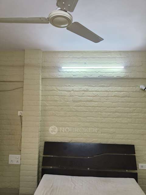2 BHK Flat In Marve Manor Chs For Sale  In Malad West