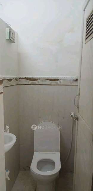 2 BHK Flat In Dda Flats For Sale  In  Dilshad Garden