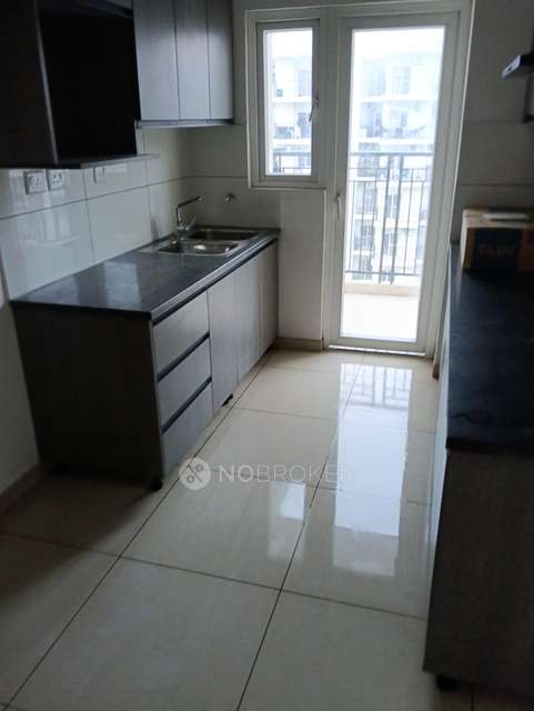 2 BHK Flat In  Gulshan Botnia For Sale  In Begampur