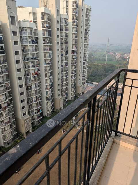 2 BHK Flat In  Gulshan Botnia For Sale  In Begampur