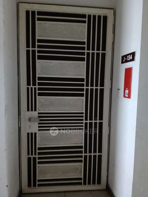 2 BHK Flat In  Gulshan Botnia For Sale  In Begampur