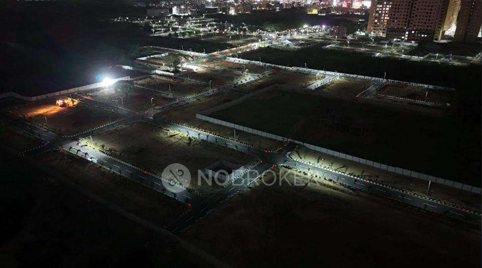 Plot For Sale  In G Square Meadows In Perumbakkam