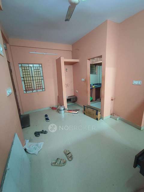 2 BHK Flat In Logan Reddy Buiding  for Rent  In Kadugodi